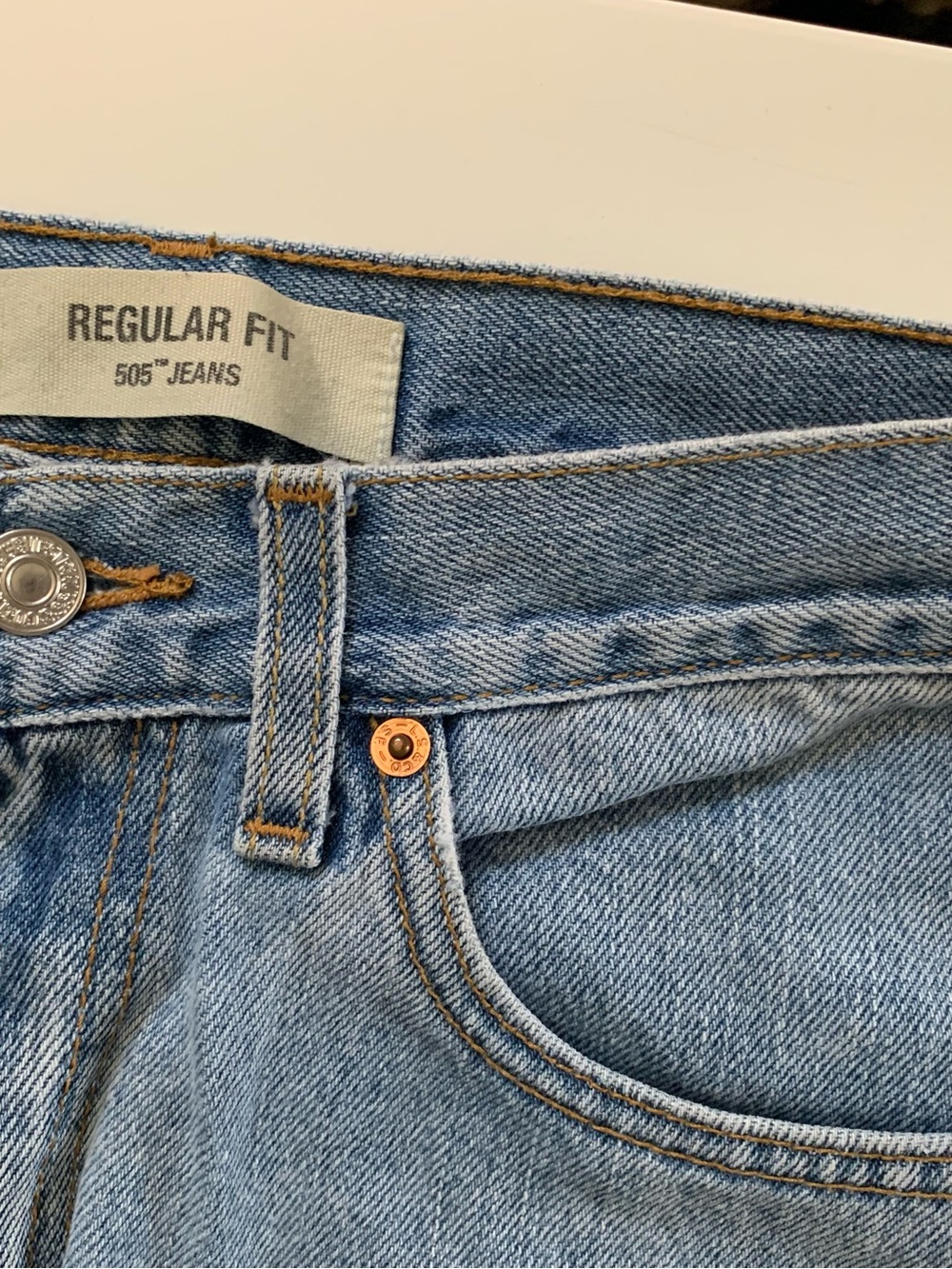 #22 Levi's Light Blue Regular Fit Jeans
